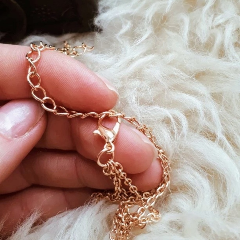 *BOGO* Acrylic Crescent Moon Horn Necklace - Picture 3 of 4